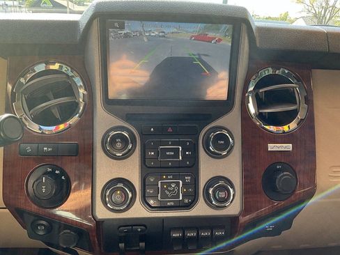 Used 2015 Ford F250 King Ranch w/ FX4 Off-Road Package AWD/4WD image 14
