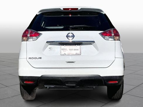 Used 2015 Nissan Rogue S image 4