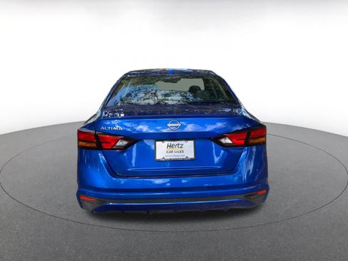 Used 2025 Nissan Altima 2.5 SV image 6