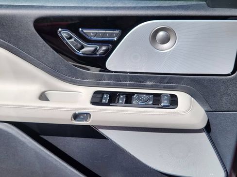 New 2026 Lincoln Aviator Reserve w/ Luxury Package AWD/4WD image 9