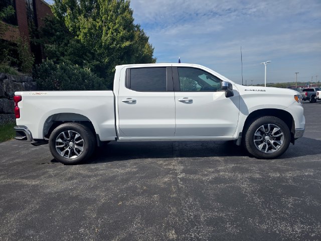 Used 2023 Chevrolet Silverado 1500 LT AWD/4WD image 2