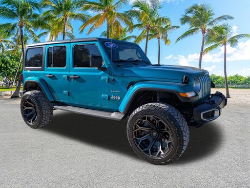 Used 2019 Jeep Wrangler Unlimited Sahara image 2