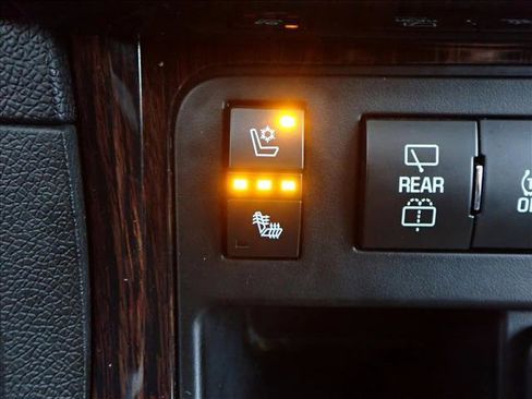 Used 2016 Chevrolet Traverse LTZ image 23