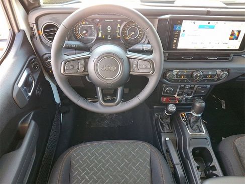 New 2026 Jeep Gladiator Mojave image 7