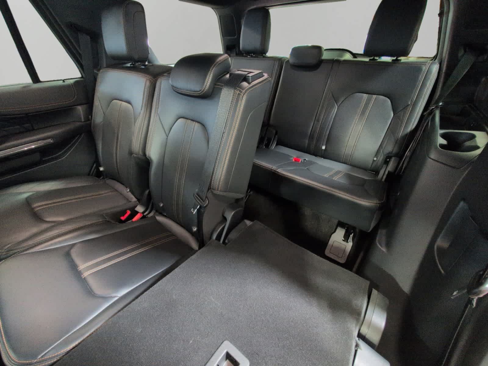 Used 2023 Ford Expedition Platinum AWD/4WD image 13