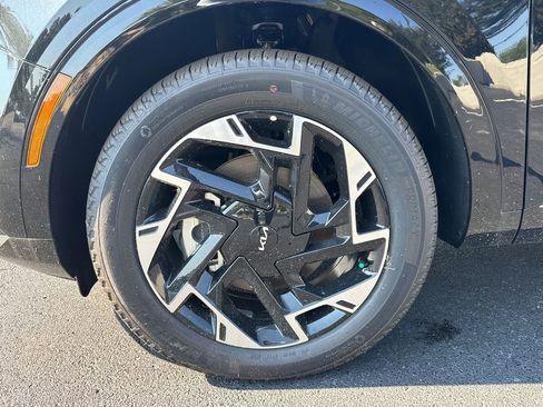 Certified 2025 Kia Sportage SX AWD/4WD image 9