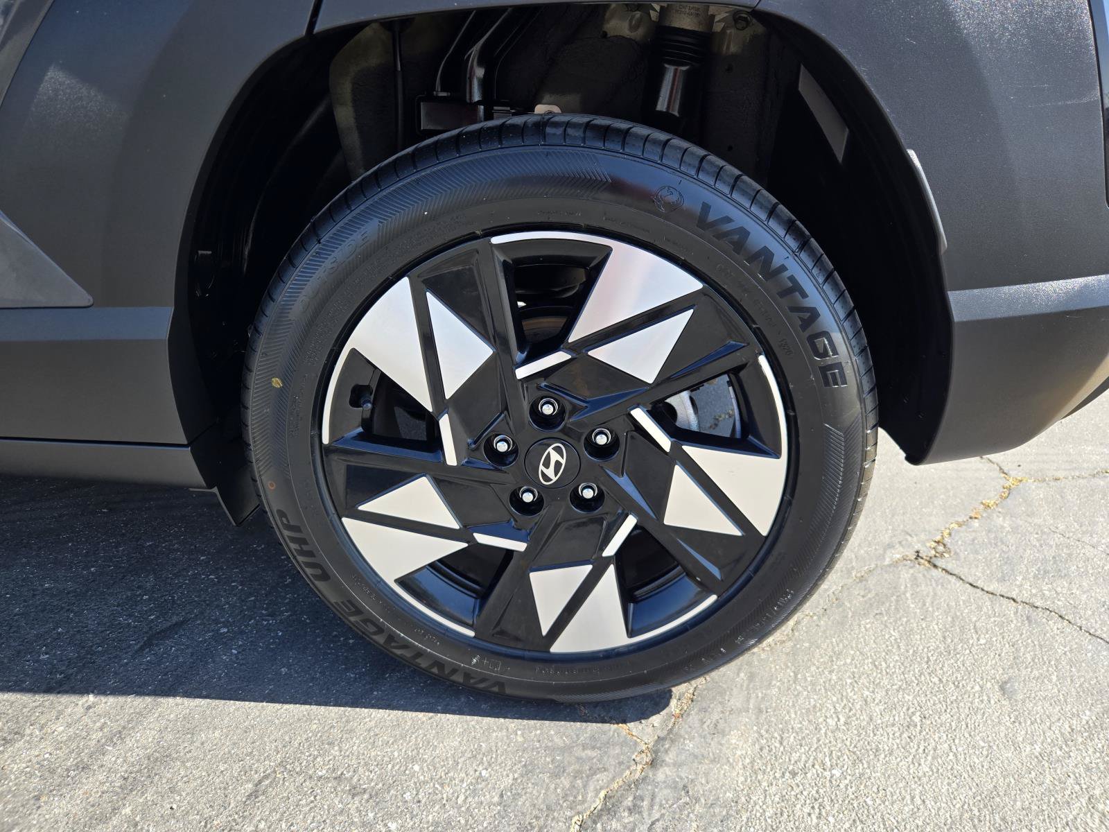 Used 2024 Hyundai Kona SEL FWD image 34
