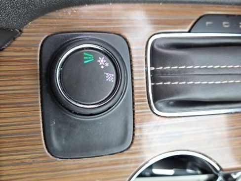 Used 2019 GMC Acadia SLE image 23