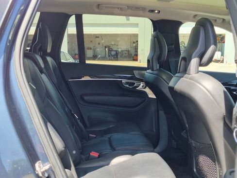 Used 2018 Volvo XC90 T6 Momentum w/ Convenience Package AWD/4WD image 13