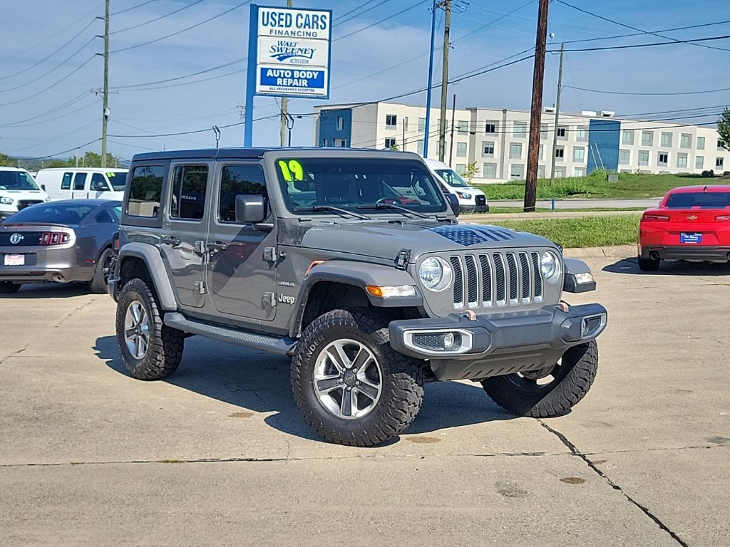 Used 2019 Jeep Wrangler Unlimited Sahara AWD/4WD image 30
