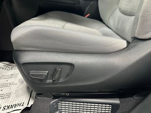 Used 2025 Toyota Sienna LE image 12