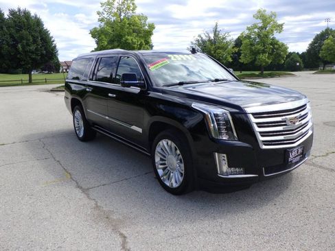 Used 2017 Cadillac Escalade ESV Platinum AWD/4WD image 5