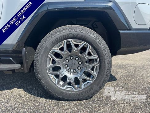 New 2025 GMC Hummer EV 3X image 28