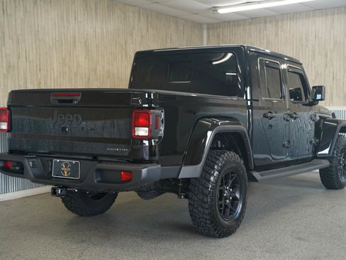 Used 2025 Jeep Gladiator Sport AWD/4WD image 10