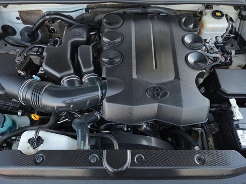 Used 2019 Toyota 4Runner Limited AWD/4WD image 38