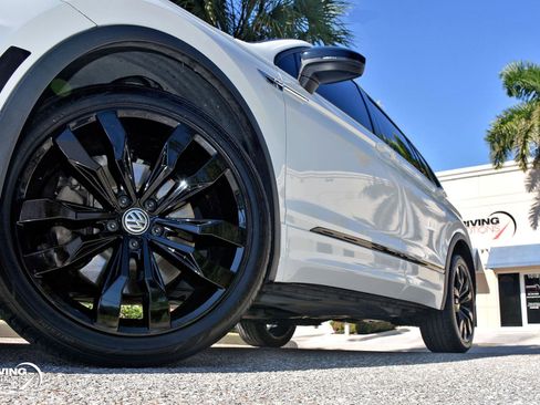Used 2021 Volkswagen Tiguan SE R-Line image 36