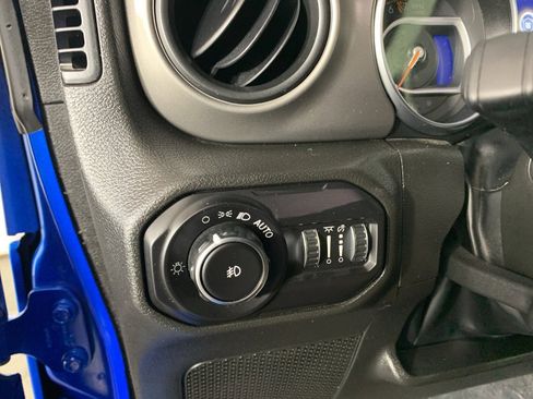 Used 2022 Jeep Wrangler Unlimited Sport image 16