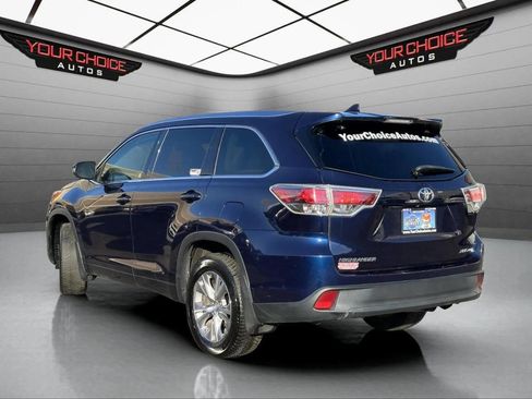 Used 2015 Toyota Highlander XLE image 3