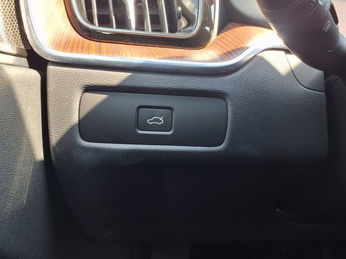 Certified 2023 Volvo XC60 B5 Ultimate AWD/4WD image 35