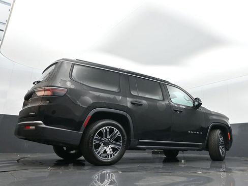 Used 2022 Jeep Wagoneer Series III w/ Flexible Seating Group image 38