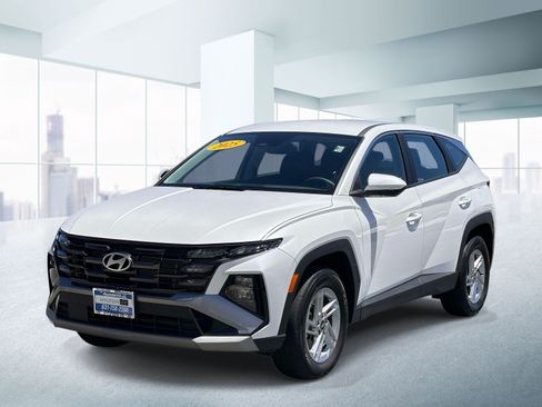 Used 2025 Hyundai Tucson SE AWD/4WD image 1