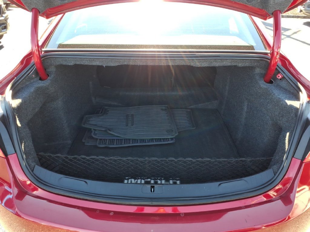 Used 2015 Chevrolet Impala LT w/ Convenience Package FWD image 19