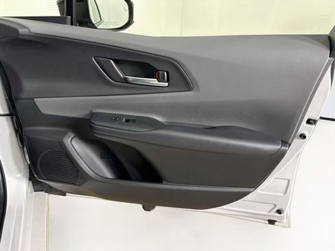 Used 2025 Toyota Prius XLE FWD image 30