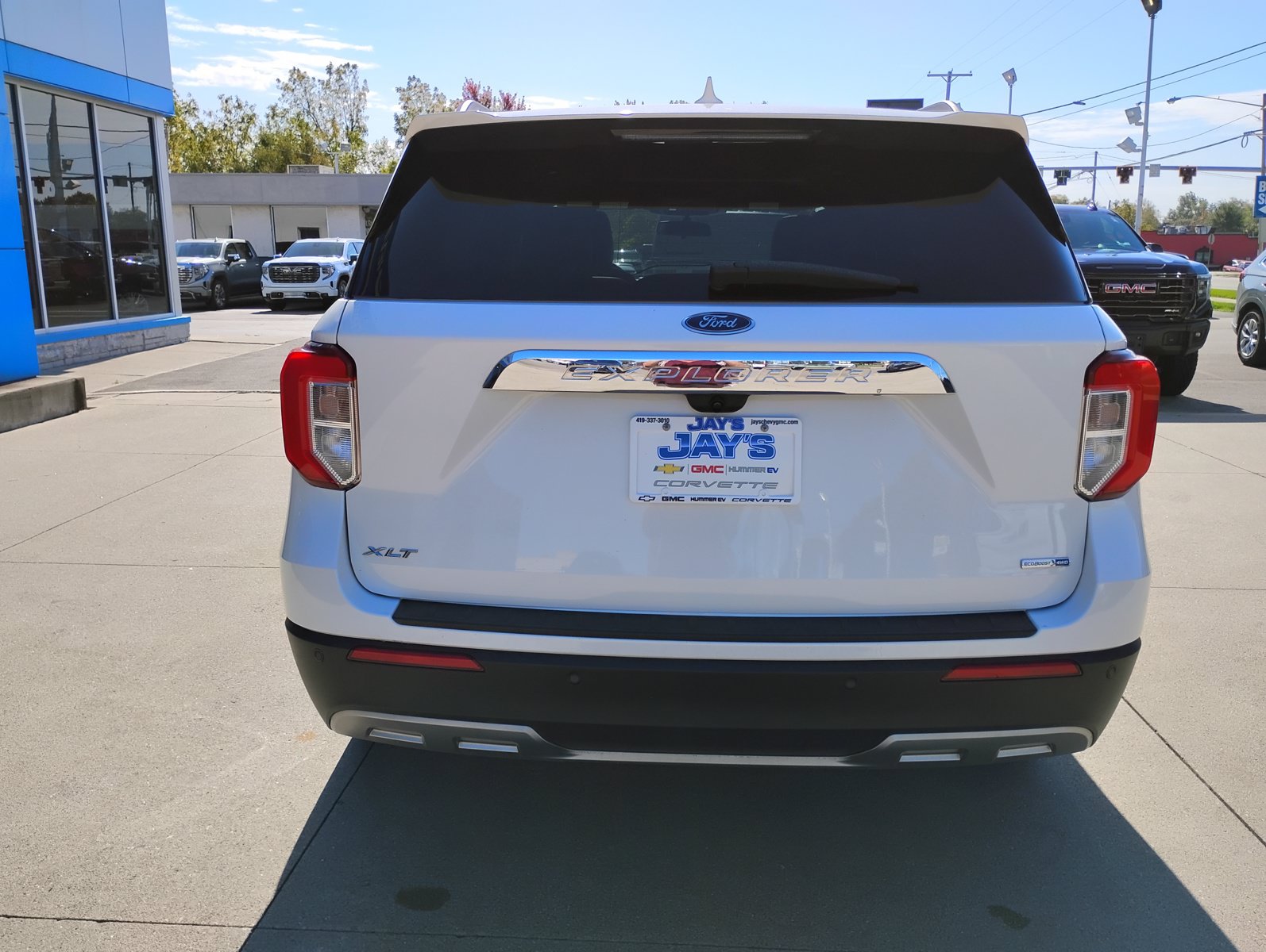 Used 2020 Ford Explorer XLT w/ Equipment Group 202A AWD/4WD image 9