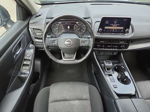 Certified 2025 Nissan Rogue SV FWD image 30