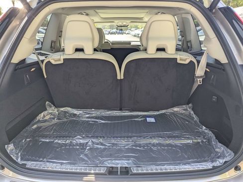 New 2026 Volvo XC90 T8 Ultra w/ Protection Package AWD/4WD image 6