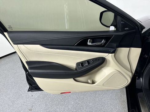 Used 2023 Nissan Maxima Platinum w/ Sport Mat Group image 21