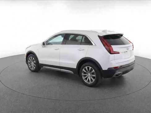 Used 2023 Cadillac XT4 Premium Luxury w/ Technology Package FWD image 7
