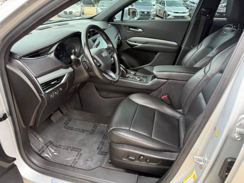 Used 2020 Cadillac XT4 Premium Luxury FWD image 8