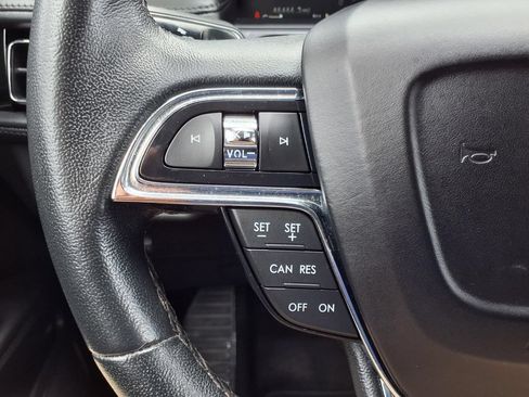 Used 2023 Lincoln Nautilus AWD image 16