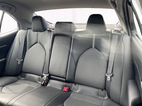 Used 2020 Toyota Camry SE FWD image 13