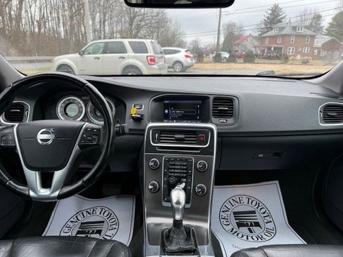 Used 2013 Volvo S60 T5 image 12