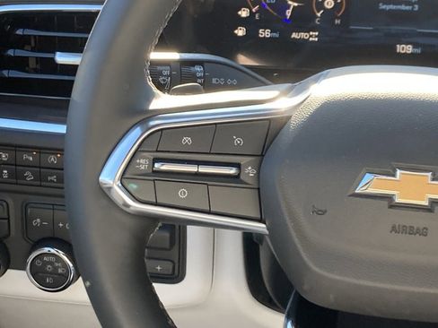 New 2025 Chevrolet Suburban Premier image 15