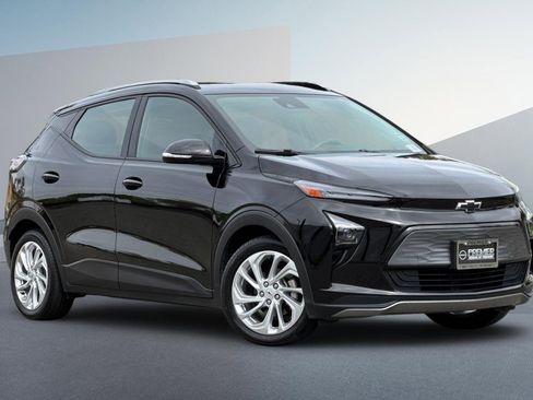 Used 2022 Chevrolet Bolt EUV LT image 2