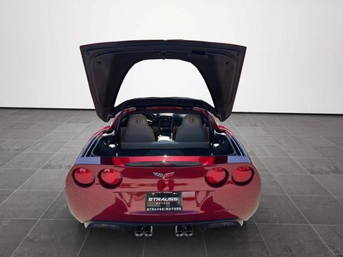 Used 2007 Chevrolet Corvette Coupe w/ Preferred Equipment Group RWD image 28