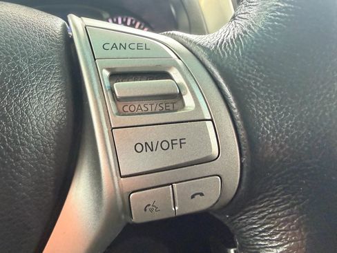 Used 2014 Nissan Altima 2.5 SV w/ Convenience Package image 15