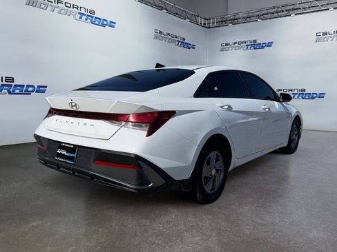 Used 2025 Hyundai Elantra SE FWD image 5