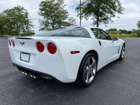 Used 2007 Chevrolet Corvette Coupe w/ Performance Package RWD image 5