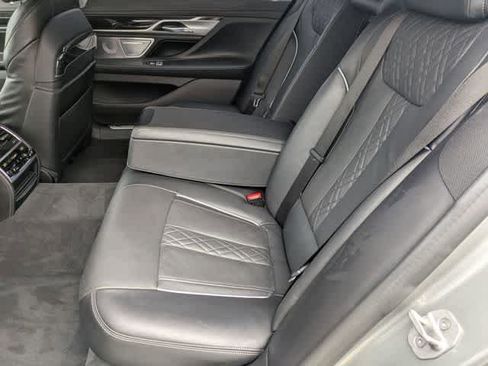 Used 2022 BMW 750i xDrive w/ Executive Package image 20