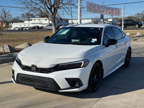 Used 2024 Honda Civic Sport image 1