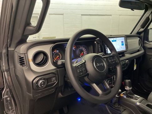 New 2026 Jeep Gladiator Sport image 13