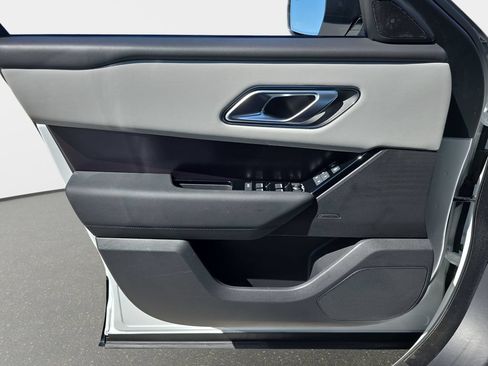 Certified 2026 Land Rover Range Rover Velar Dynamic SE AWD/4WD image 27