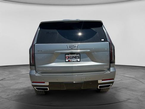 Used 2025 Cadillac Escalade Premium Luxury AWD/4WD image 9