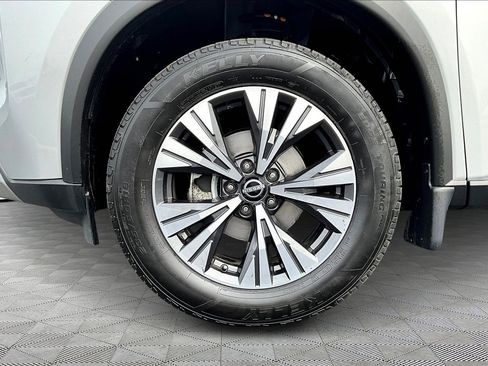 Used 2023 Nissan Rogue SV image 34