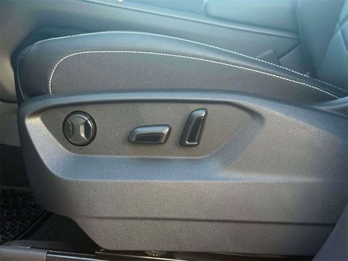 New 2026 Volkswagen Atlas SE FWD image 11