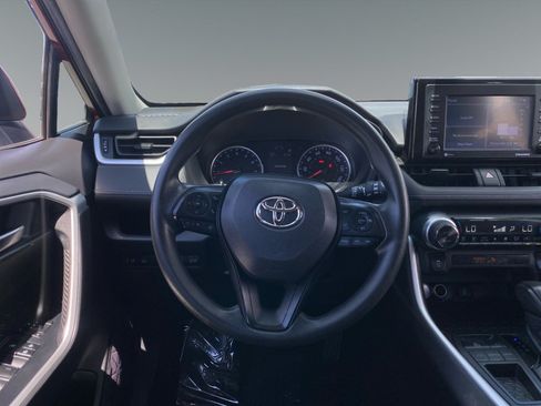 Used 2022 Toyota RAV4 XLE w/ Convenience Package FWD image 12